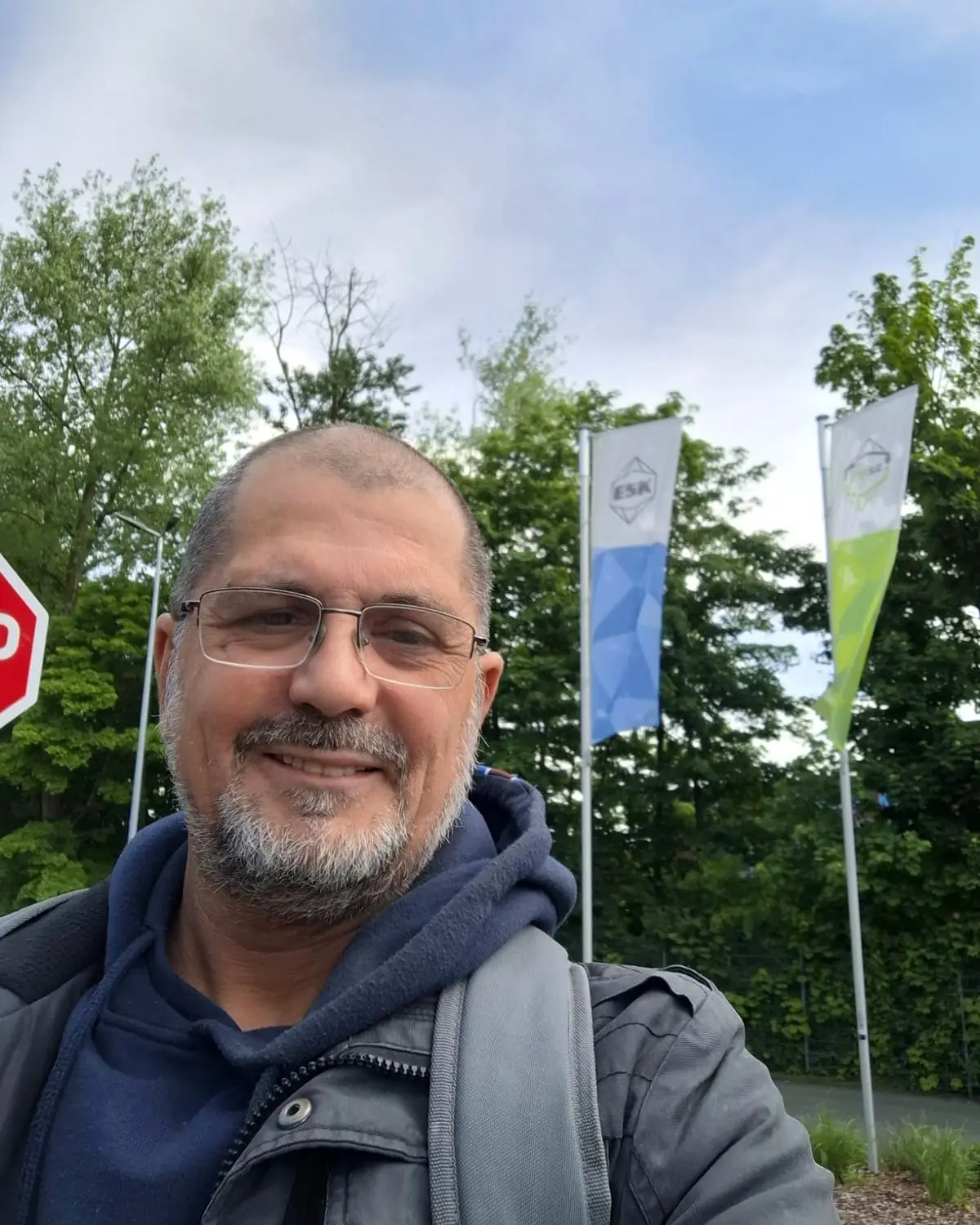 Sedat, Maschinenbediener bei LupenRhein, am Einsatzort